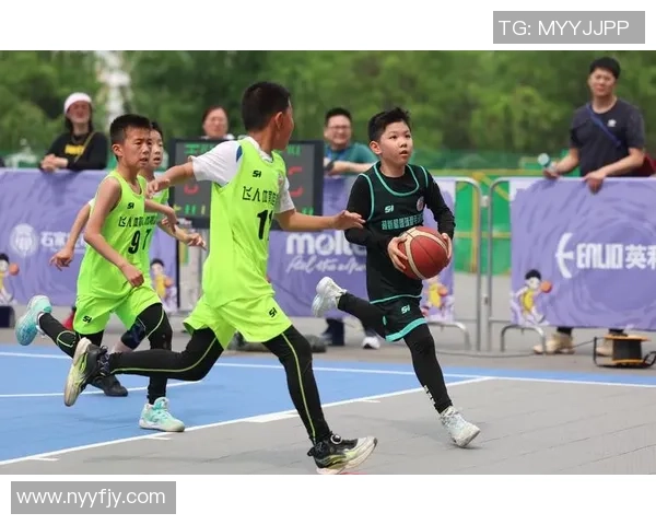 小篮球大梦想青少年如何在球场上追逐自己的篮球梦想